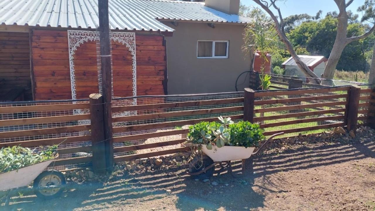 11 Mountain Stream Hot Tub Self Catering * Gordonʼs Bay